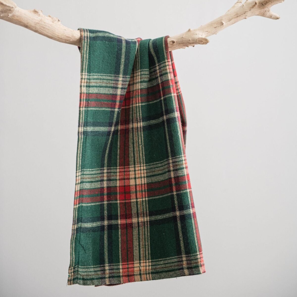 Napkins With Holiday Plaid Cotton-Linen European Dining